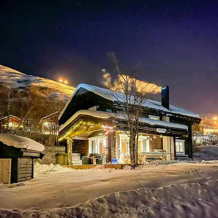 بيت للعطل Timber With Outdoor Near Stranda