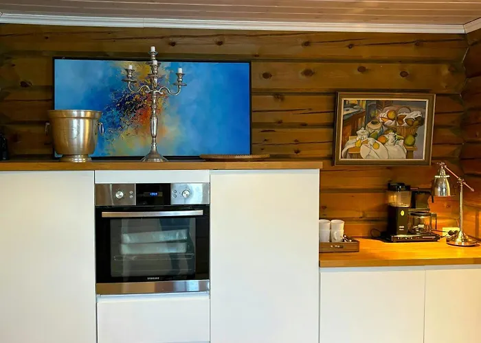 بيت للعطل Timber With Outdoor Near Stranda