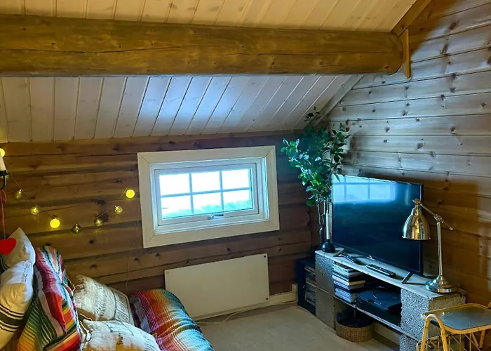 بيت للعطل Timber With Outdoor Near Stranda *